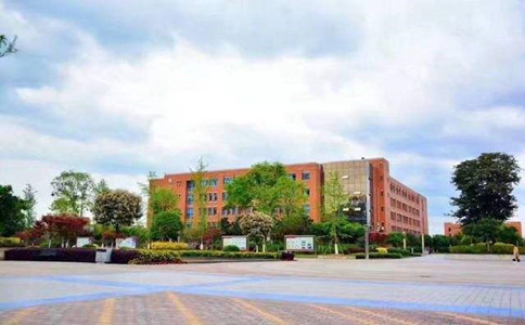 成都卫校图
